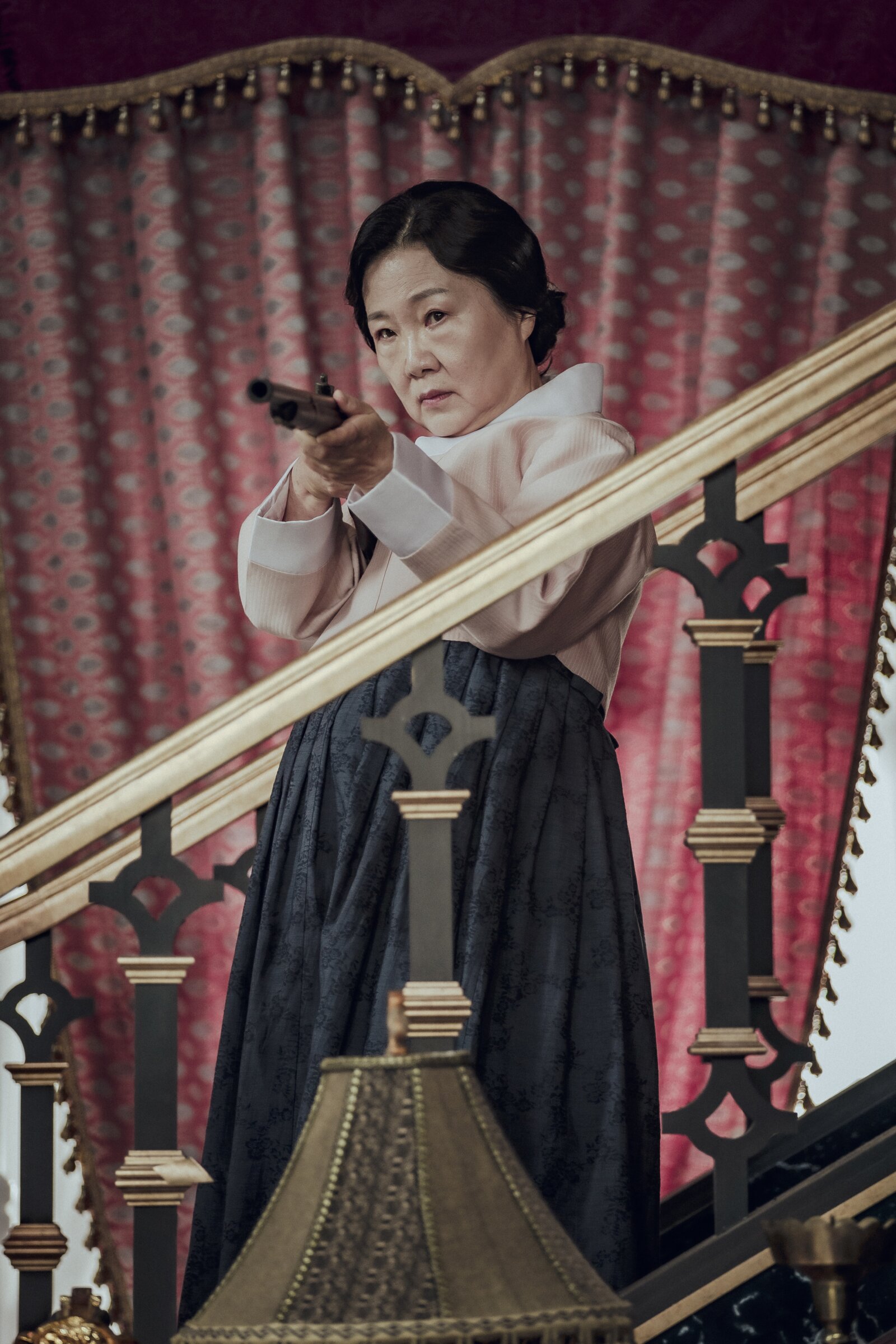 Kim Hae sook als Mrs Nawol in der Netflix-Serie  Gyeongseong Creature