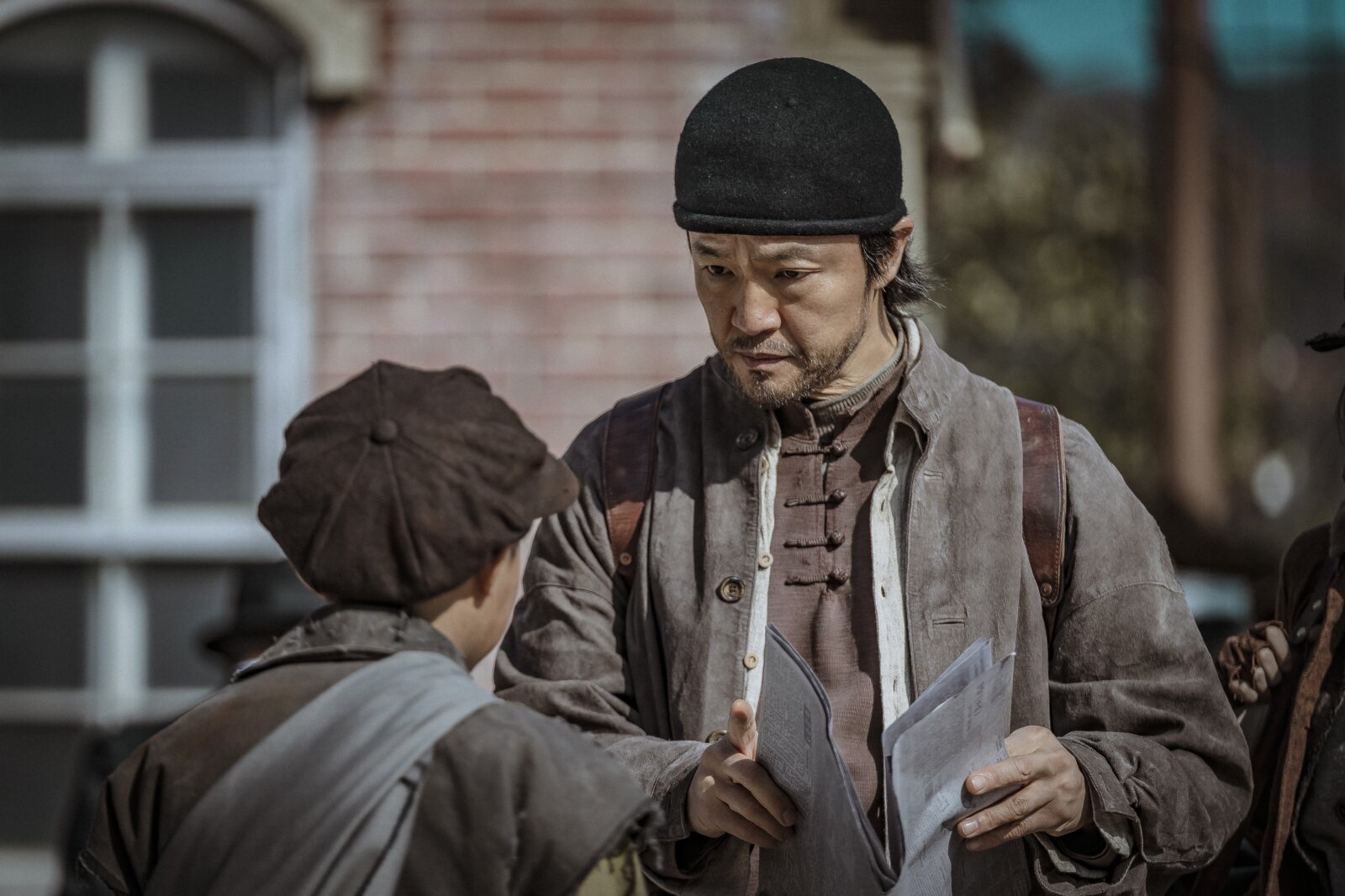Cho Han cheul als Yoon Jung won in der Netflix-Serie Gyeongseong Creature