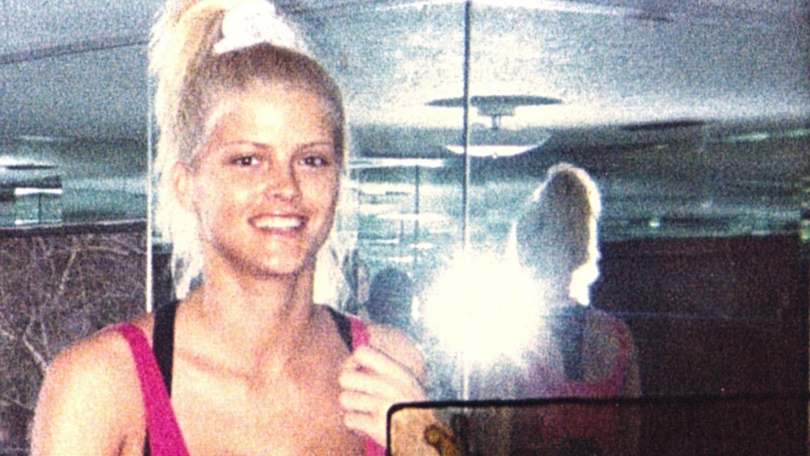 Eine Szene aus der neuen Netflix-Doku Anna Nicole Smith – You Don't Know Me: Anna im Stripclub.