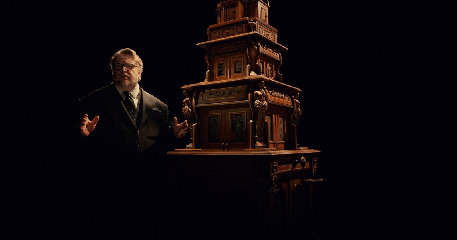 Neues aus dem kuriosen Kabinett: Guillermo del Toro erweckt für Netflix Frankenstein zum Leben.