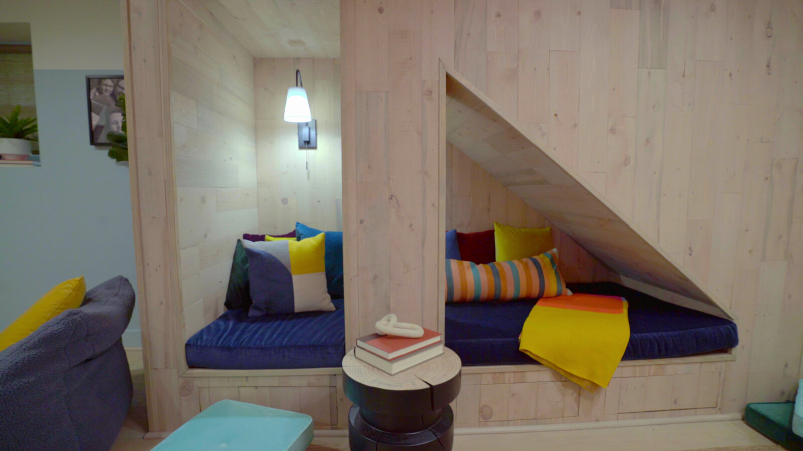 Aus der Netflix-Serie Hack my Home: Darf es ein Schlafplatz unter der Treppe sein?
