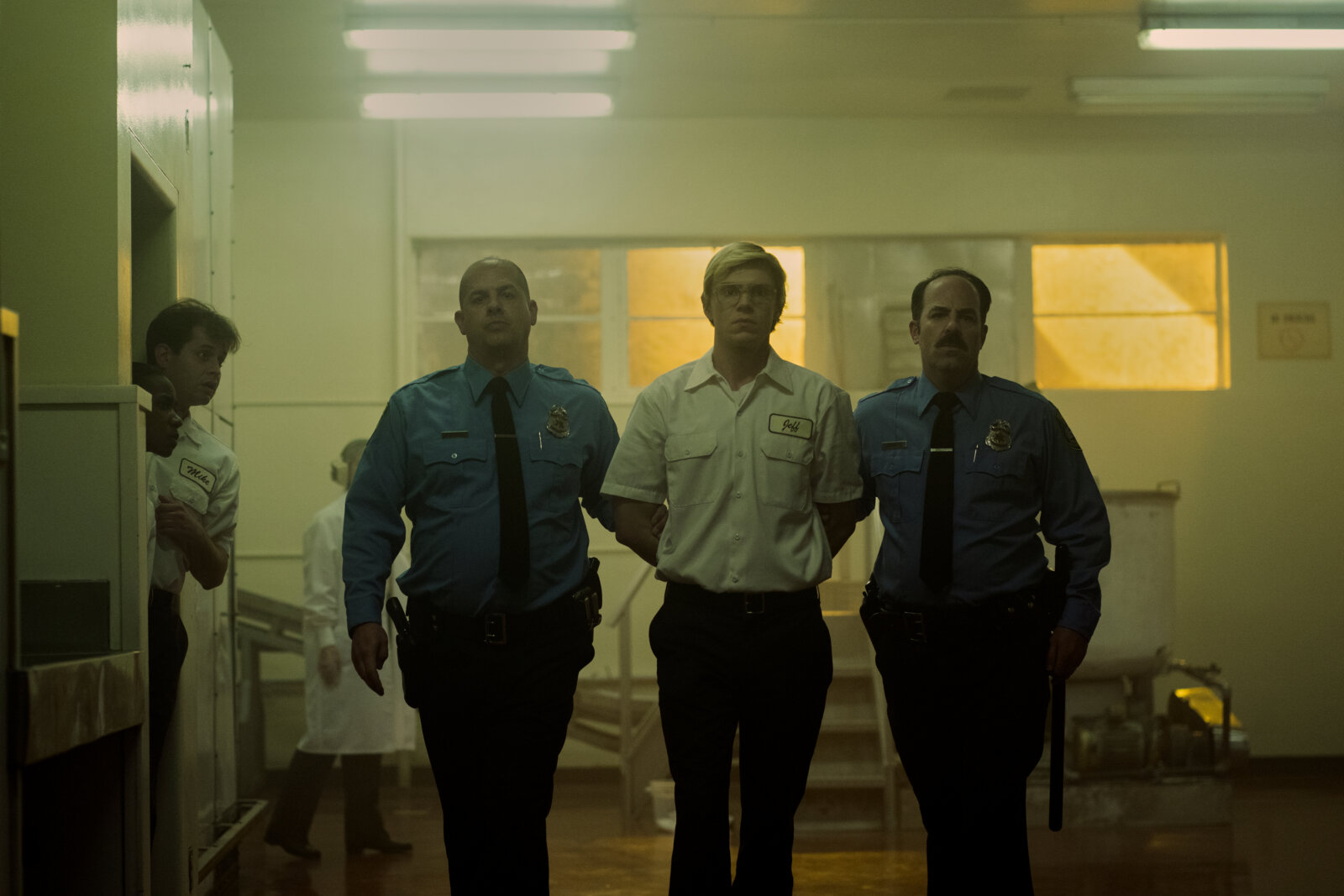 Evan Peters als Dahmer in der Netflix-Serie 	Dahmer – Monster: Die Geschichte von Jeffrey Dahmer.