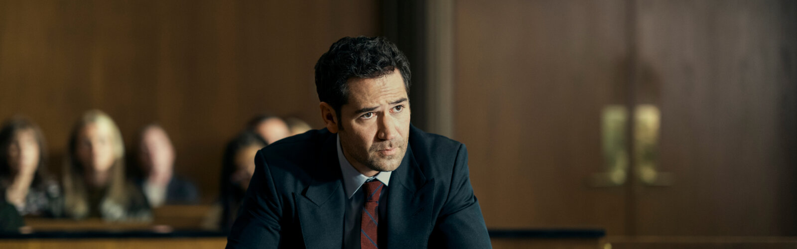 Manuel Garcia-Rulfo als Anwalt Mickey Haller in The Lincoln Lawyer, Staffel 1.