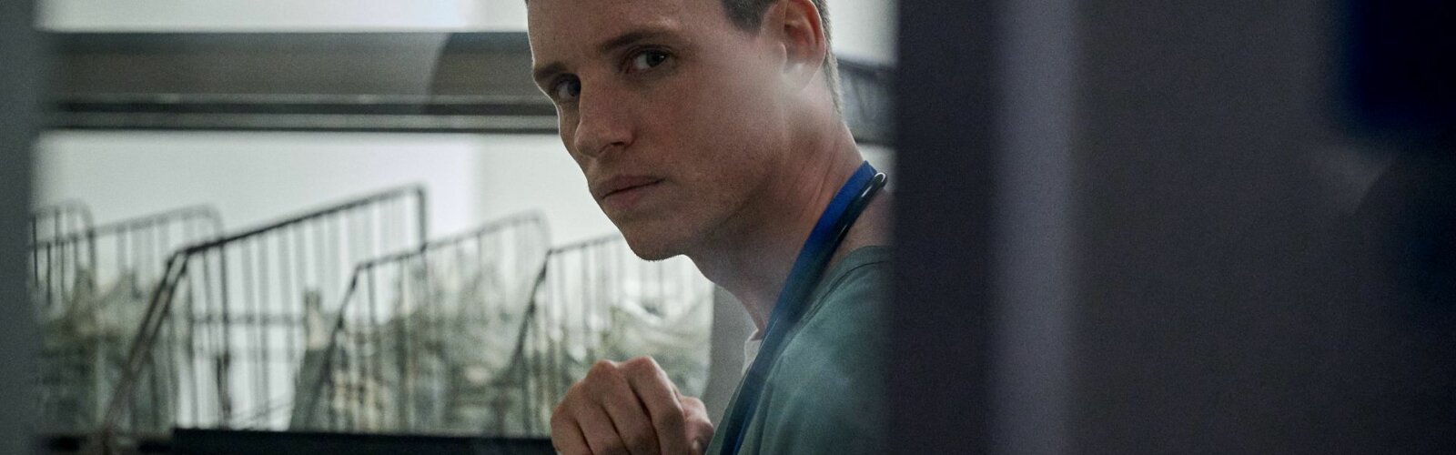 Eddie Redmayne als Serienmörder und Krankenpfleger Charles Cullen im Netflix-Film "The Good Nurse".