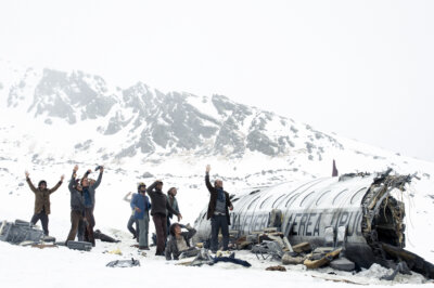 Die Schneegesellschaft zeigt die Flugzeugkatastrophe in den Anden von 1972.